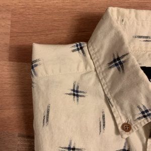 *3/$25* Long sleeve button down shirt